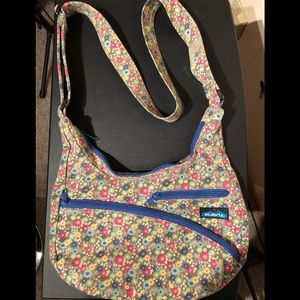 Kavu NWOT cross-body bag / front & back pockets